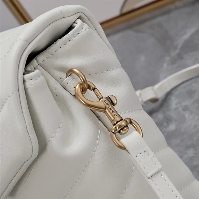 Saint Laurent Loulou बेज क्विल्टेड अंडरआर्म बैग 5