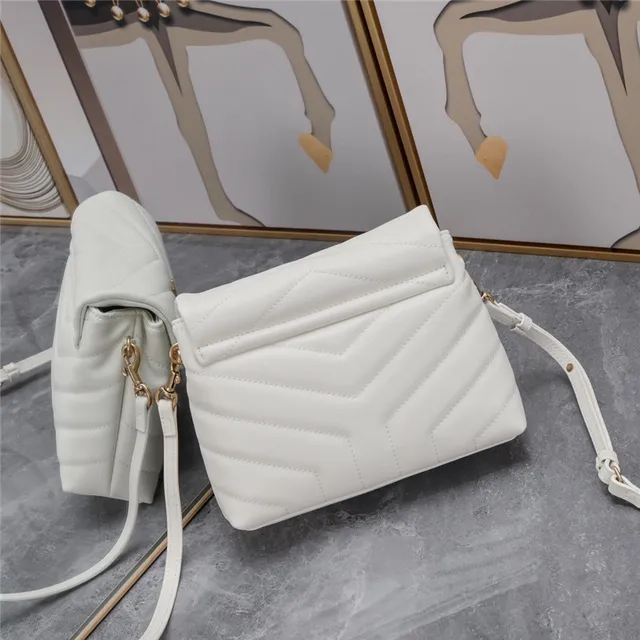 Saint Laurent Loulou बेज क्विल्टेड अंडरआर्म बैग 7