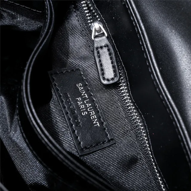 Saint Laurent Loulou बेज क्विल्टेड अंडरआर्म बैग 19