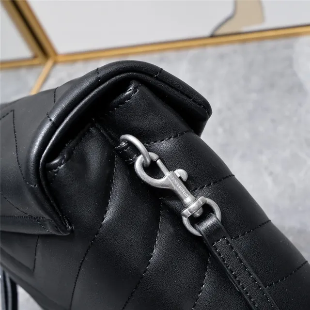 Saint Laurent Loulou बेज क्विल्टेड अंडरआर्म बैग 21
