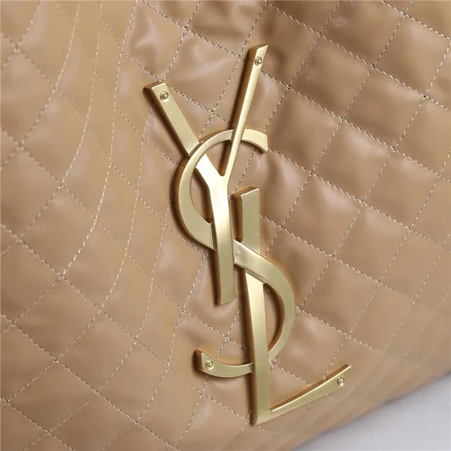 Saint Laurent Loulou 绗缝黑色皮革托特包 4