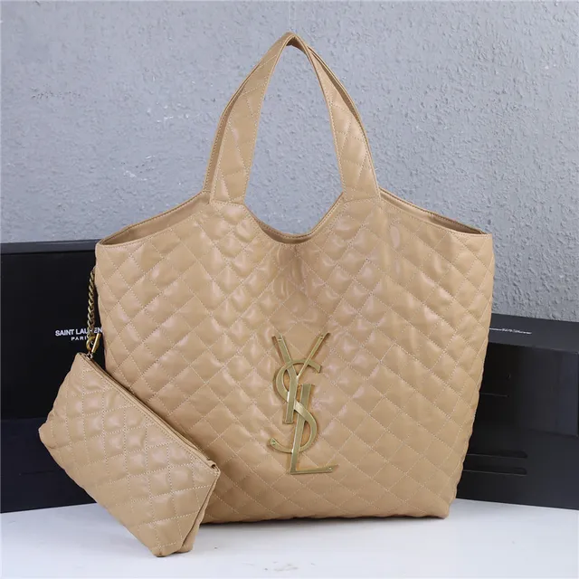 Saint Laurent Loulou 绗缝黑色皮革托特包 10