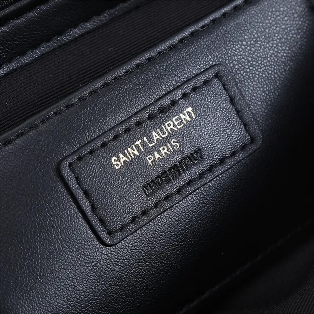 Saint Laurent Loulou 绗缝黑色皮革托特包 22