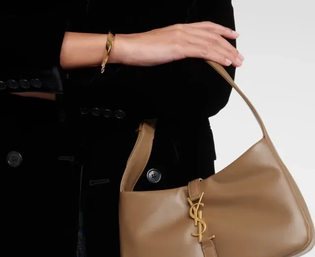 Saint Laurent Pulseira Bangle Poli Tono Dourado com Bisagra 2