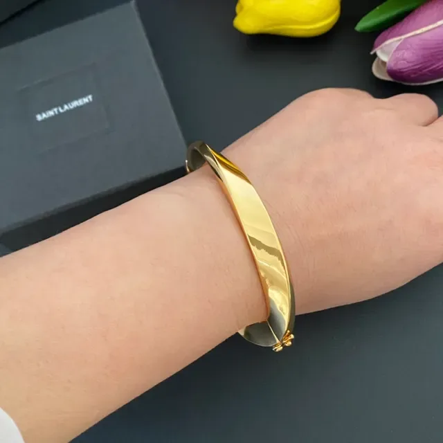 Saint Laurent Pulseira Bangle Poli Tono Dourado com Bisagra 4