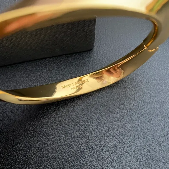 Saint Laurent Pulseira Bangle Poli Tono Dourado com Bisagra 5