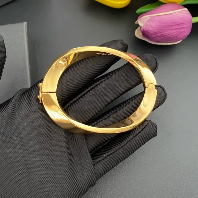 Saint Laurent Pulseira Bangle Poli Tono Dourado com Bisagra 7