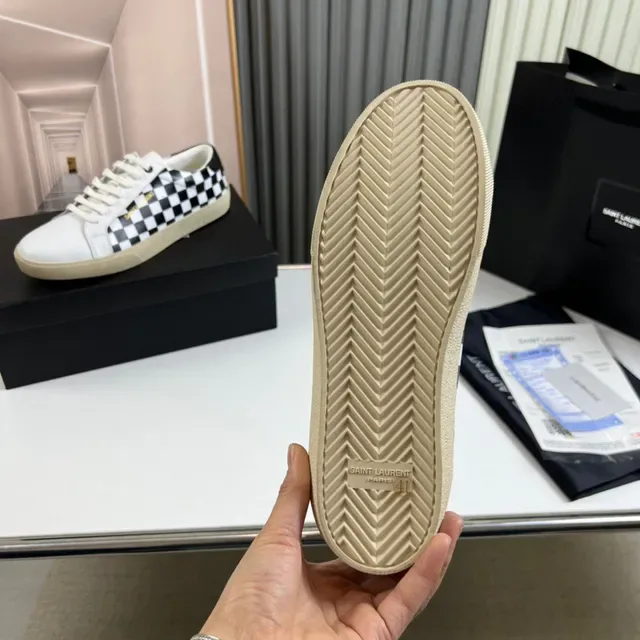 Saint Laurent Branco Preto Painel Xadrez Logo Dourado Sneakers Lifestyle 2