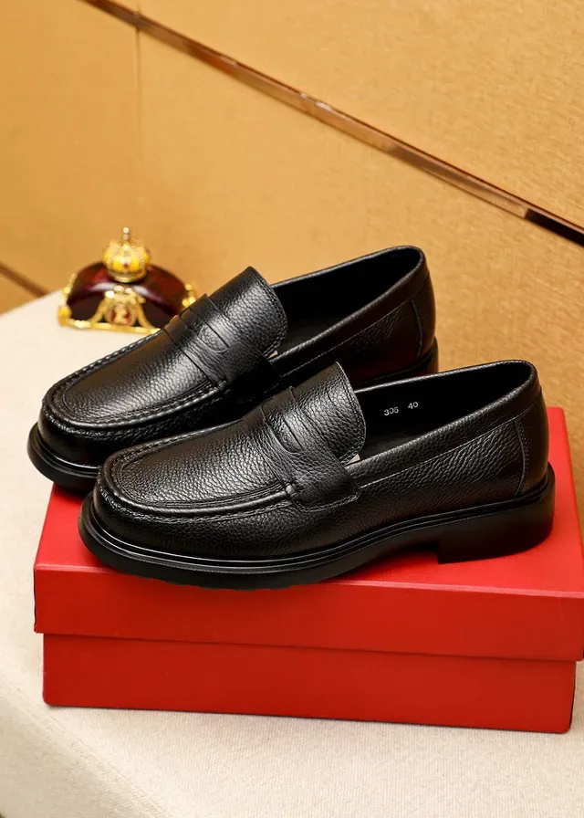 Salvatore Ferragamo काला पीब्ल्ड लेदर पेनी लोफर्स 3