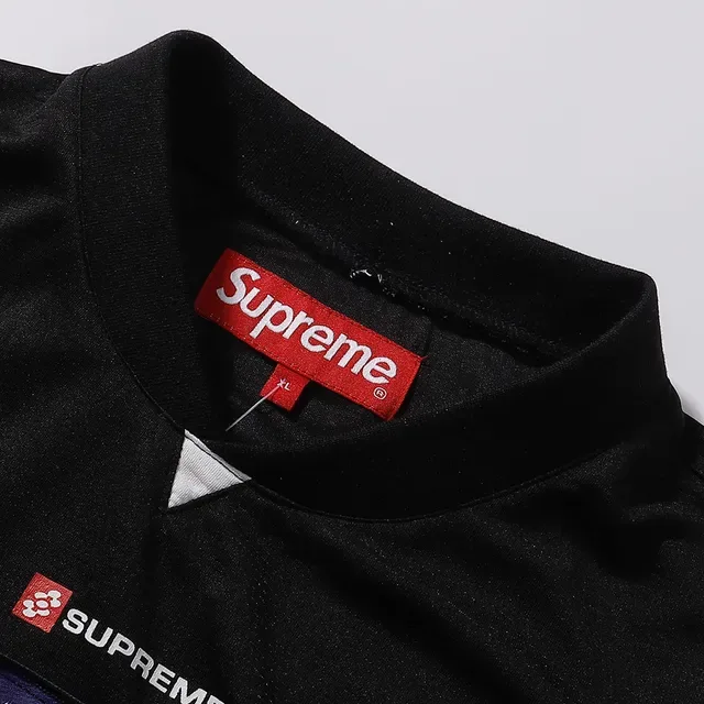 Supreme Camiseta Negro y Blanco Panel Angular 6