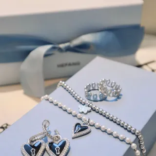 Tiffany & Co. वापसी नीला चांदी काला एनामेल केंद्र Pavé क्रिस्टल बॉर्डर कानफूल