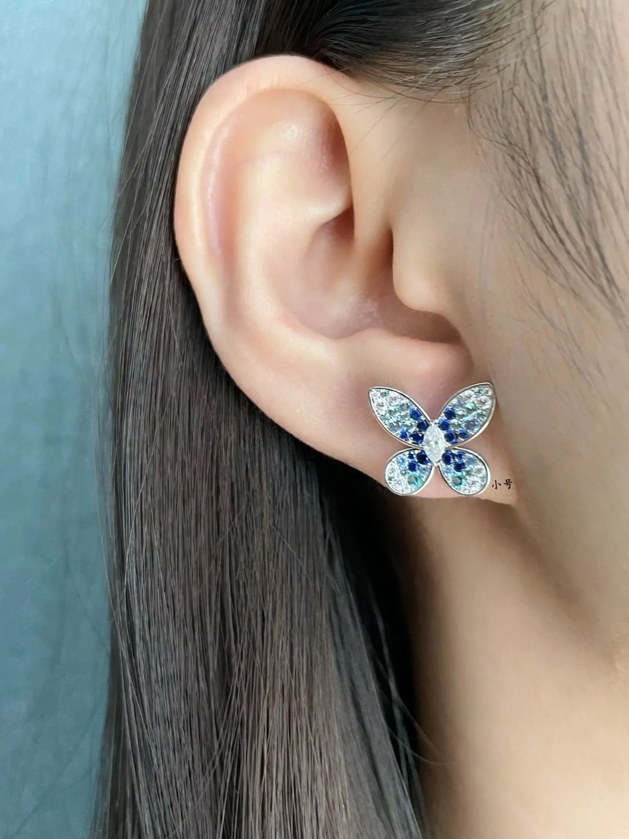 Tiffany & Co. तितली Pavé नीला और सफेद स्टड इयररिंग्स 9