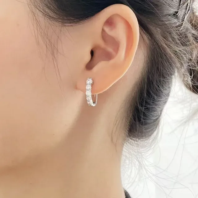 Tiffany & Co. 钻石镶嵌圈耳环 9