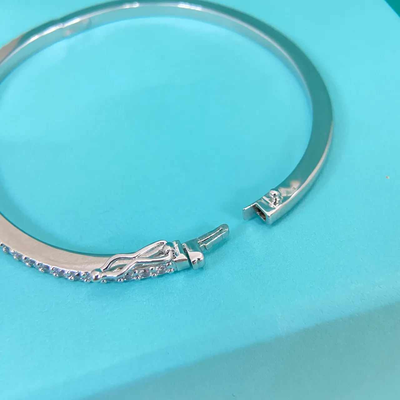 Tiffany & Co. 金银 三排 Pavé 铰链 手镯 5