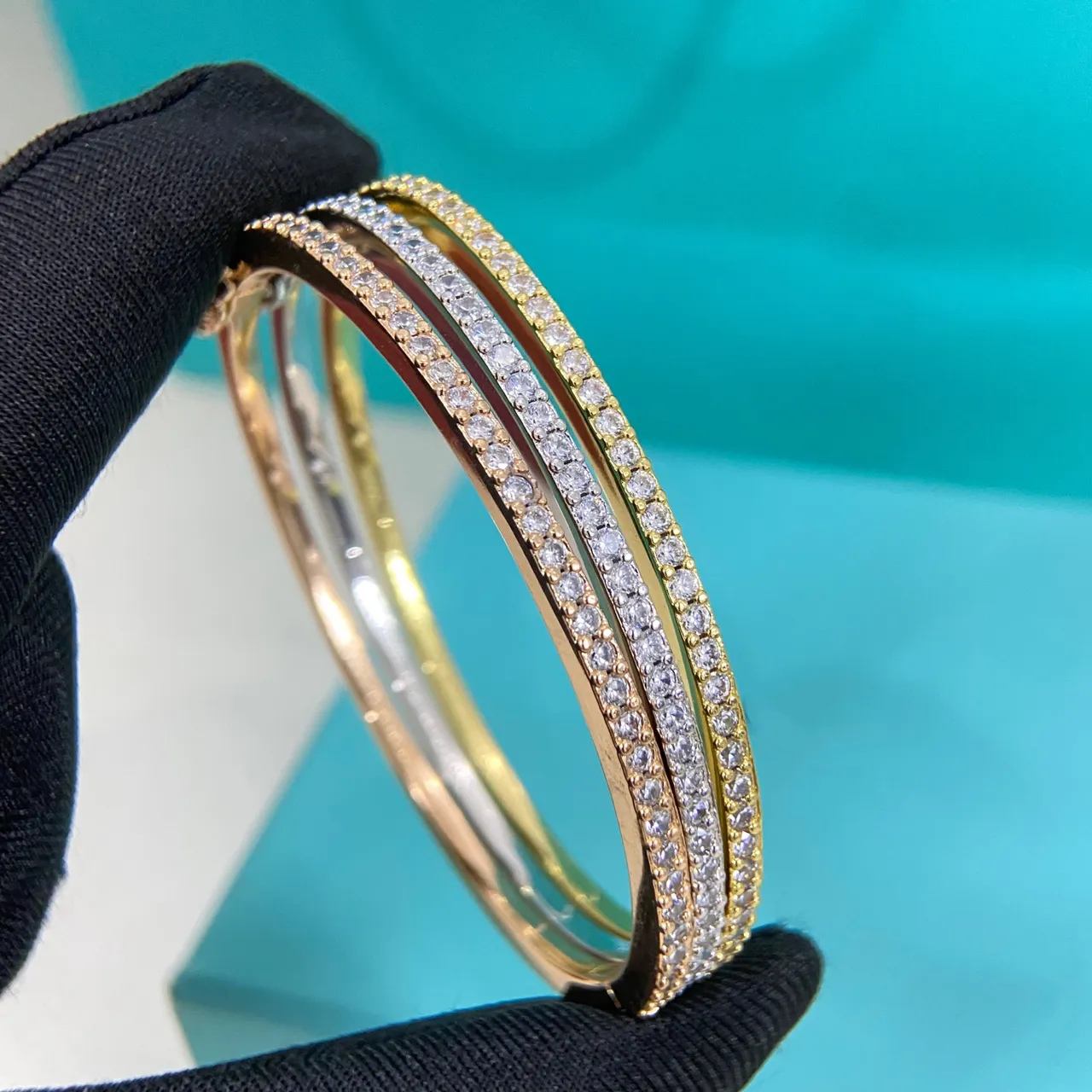 Tiffany & Co. 金银 三排 Pavé 铰链 手镯 9