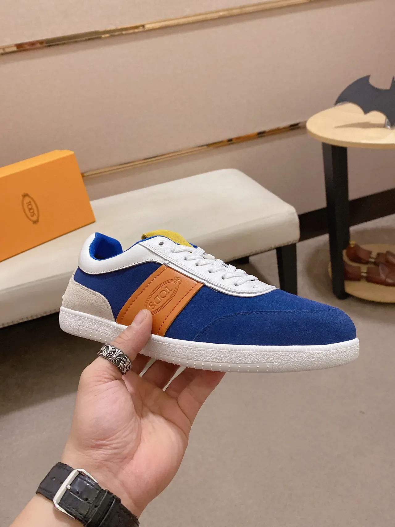 Tod's Navy Beige Ante Superior Cuero Tan Franja Lateral Sneakers Lifestyle 6