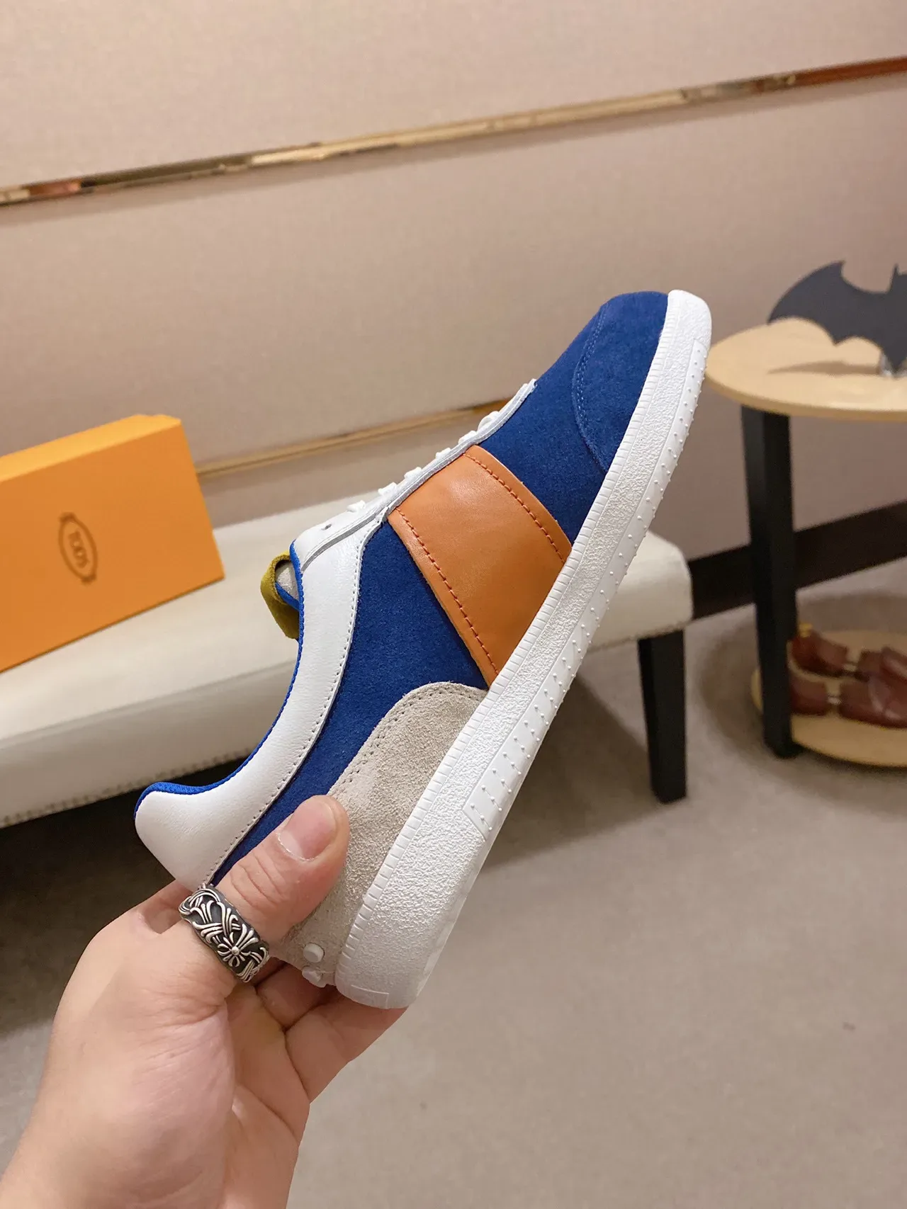 Tod's Navy Beige Ante Superior Cuero Tan Franja Lateral Sneakers Lifestyle 7