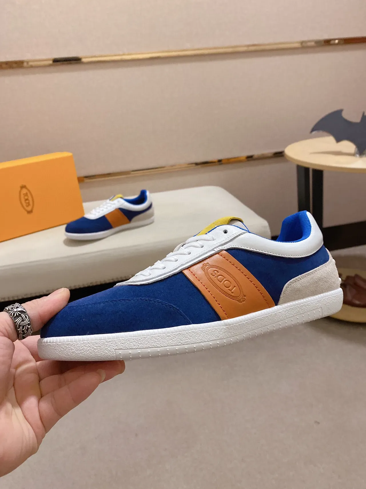 Tod's Navy Beige Ante Superior Cuero Tan Franja Lateral Sneakers Lifestyle 8