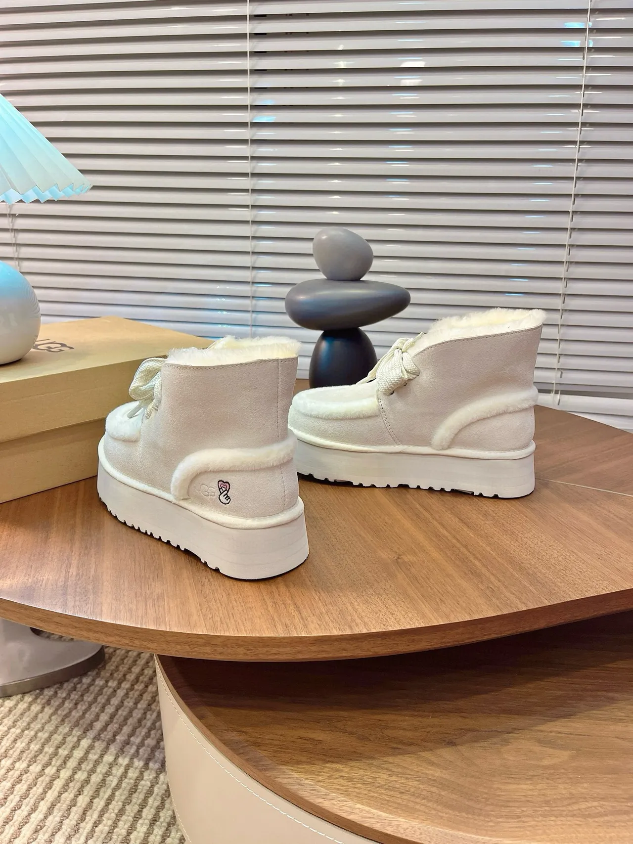 UGG 米色 白色 平台 底 羊毛内里 雪靴 5