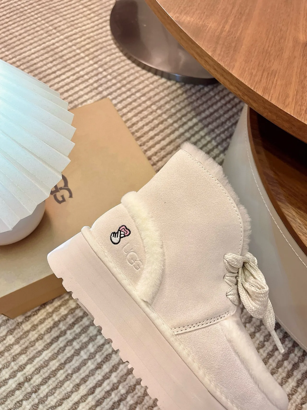 UGG 米色 白色 平台 底 羊毛内里 雪靴 6