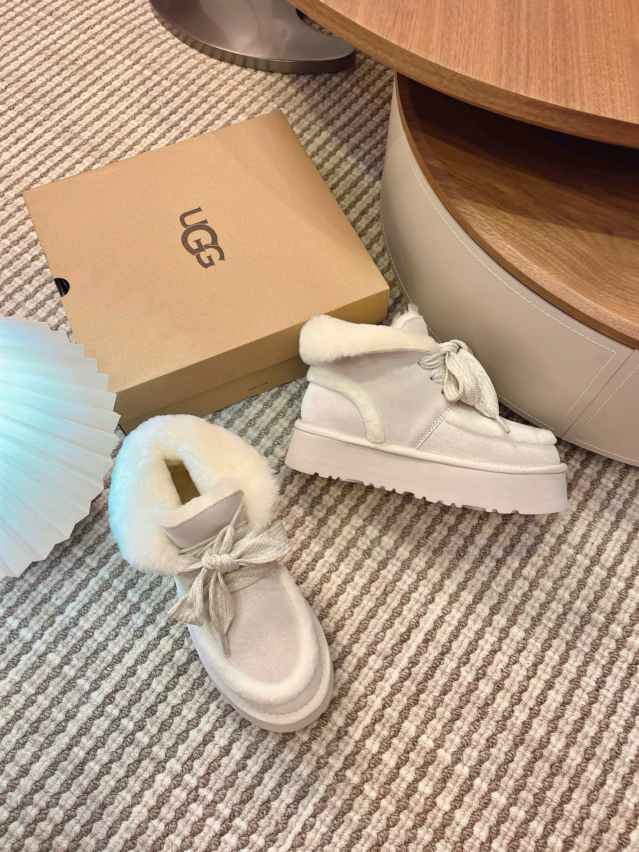 UGG 米色 白色 平台 底 羊毛内里 雪靴 7