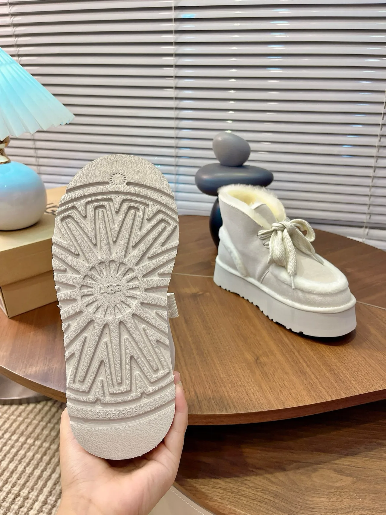 UGG 米色 白色 平台 底 羊毛内里 雪靴 8
