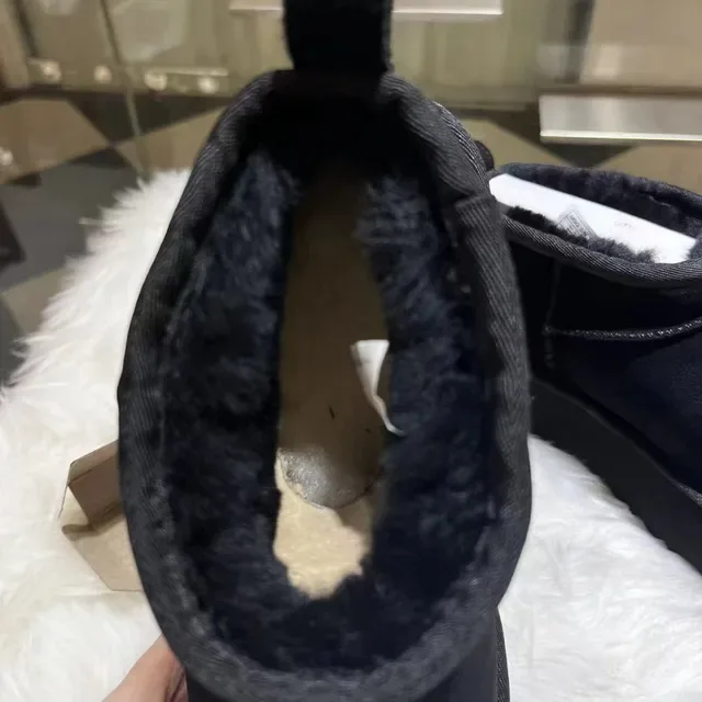 UGG ब्लैक व्हाइट सूड अपर प्लेटफॉर्म सोल स्नो बूट 7