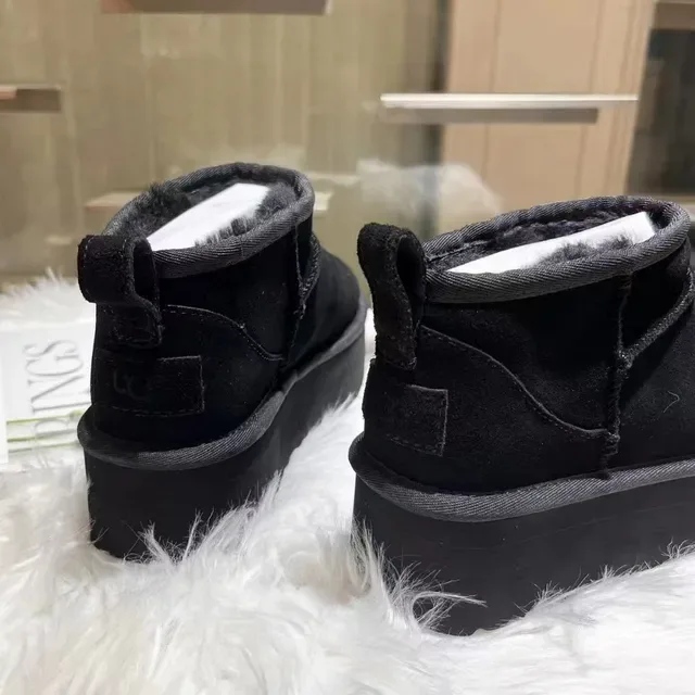 UGG ब्लैक व्हाइट सूड अपर प्लेटफॉर्म सोल स्नो बूट 9