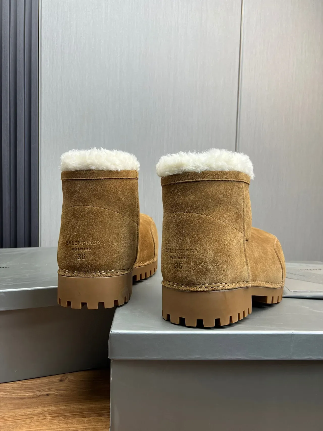 UGG 棕白麂皮鞋面羊毛内里翻毛雪地靴 5
