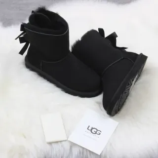 UGG 经典迷你蝴蝶结黑色雪靴