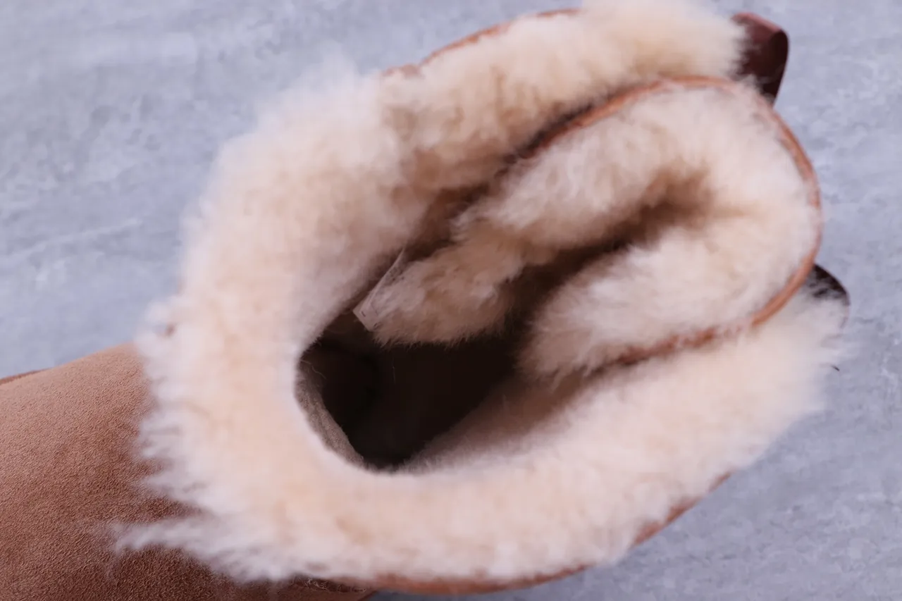 UGG Classic Mini Bow 栗色雪靴 2