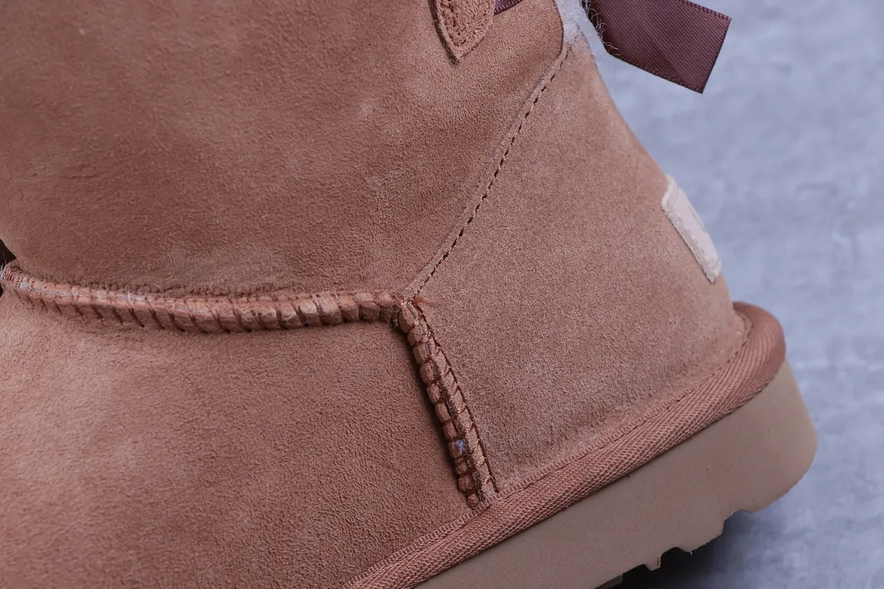 UGG Classic Mini Bow 栗色雪靴 3