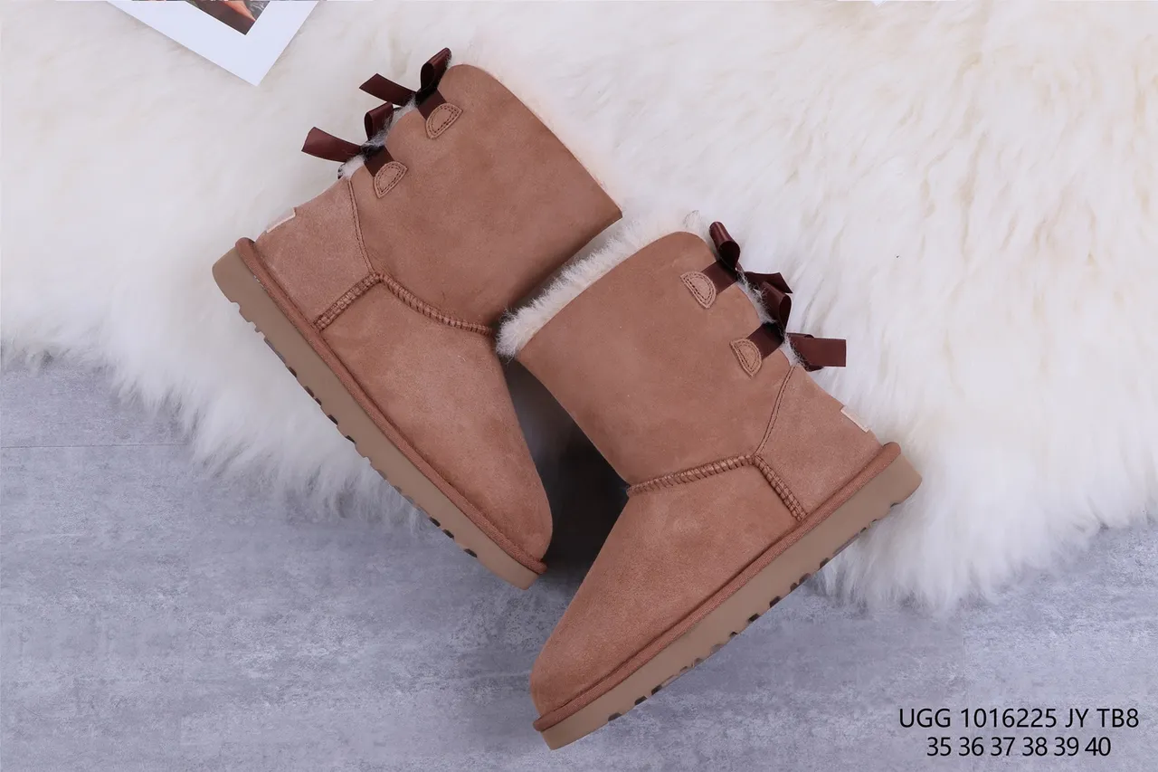 UGG Classic Mini Bow 栗色雪靴 7