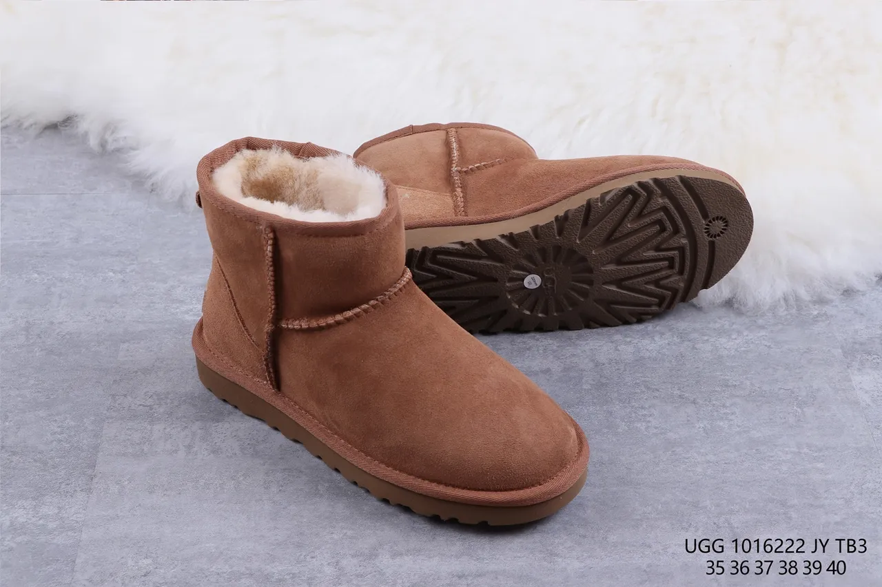 UGG Classic Mini Chestnut Suede Shearling-Lined Snow Boots 9