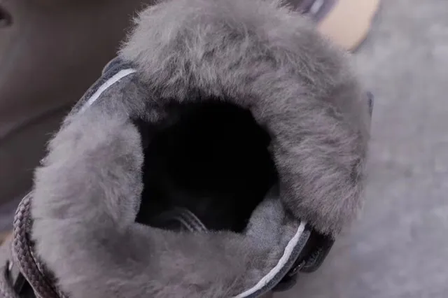 UGG 灰米色 系带 羊毛内里 踝靴 2