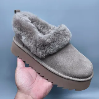 UGG 灰棕色羊毛衬里平台底休闲鞋