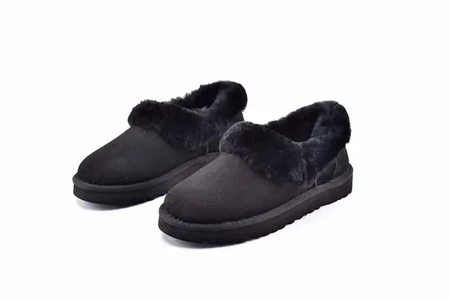 UGG Nita Sapatos Casuais Pretos com Forro de Pele de Ovelha Slip-On 2