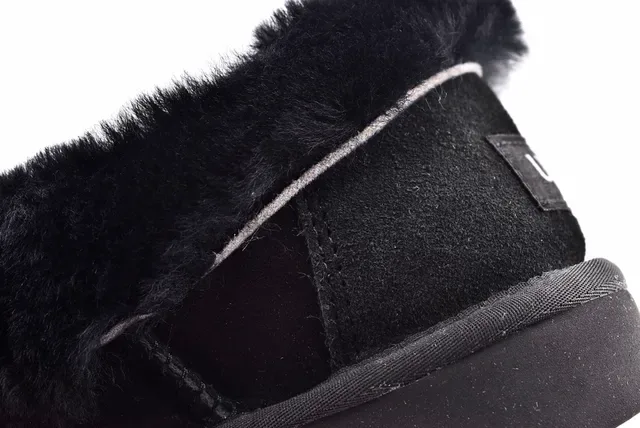 UGG Nita Sapatos Casuais Pretos com Forro de Pele de Ovelha Slip-On 4