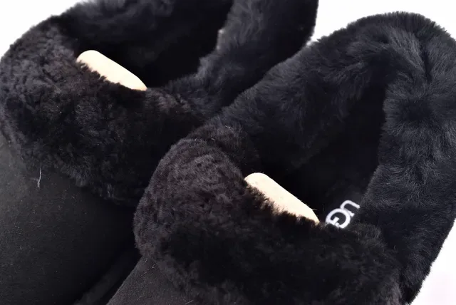 UGG Nita Sapatos Casuais Pretos com Forro de Pele de Ovelha Slip-On 11