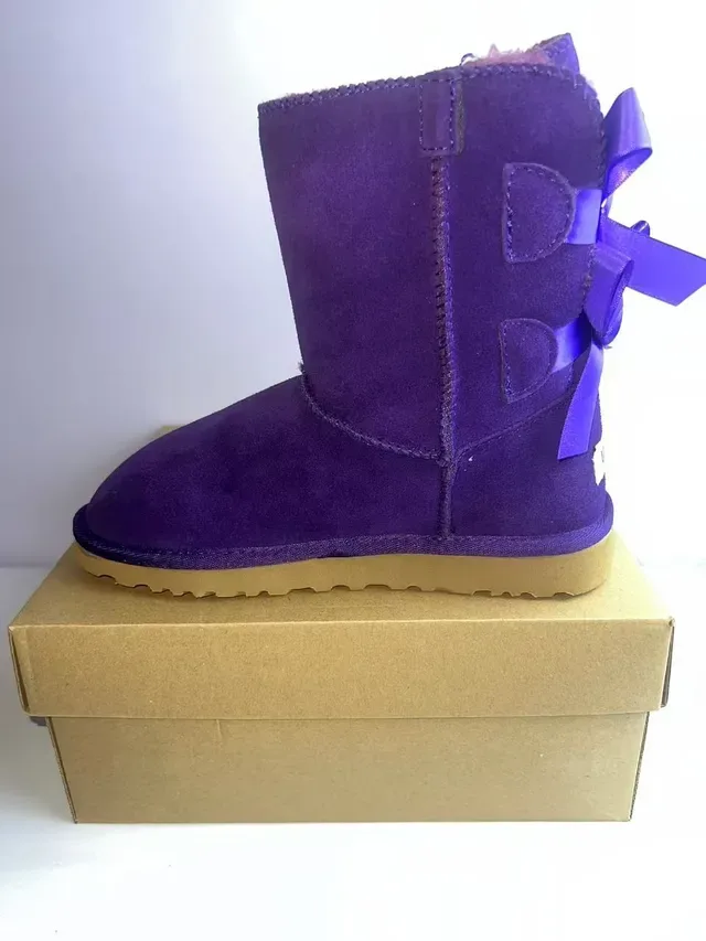 UGG बैंगनी भूरा सूड ऊपरी शेयरलिंग लाइनिंग स्नो बूट 4