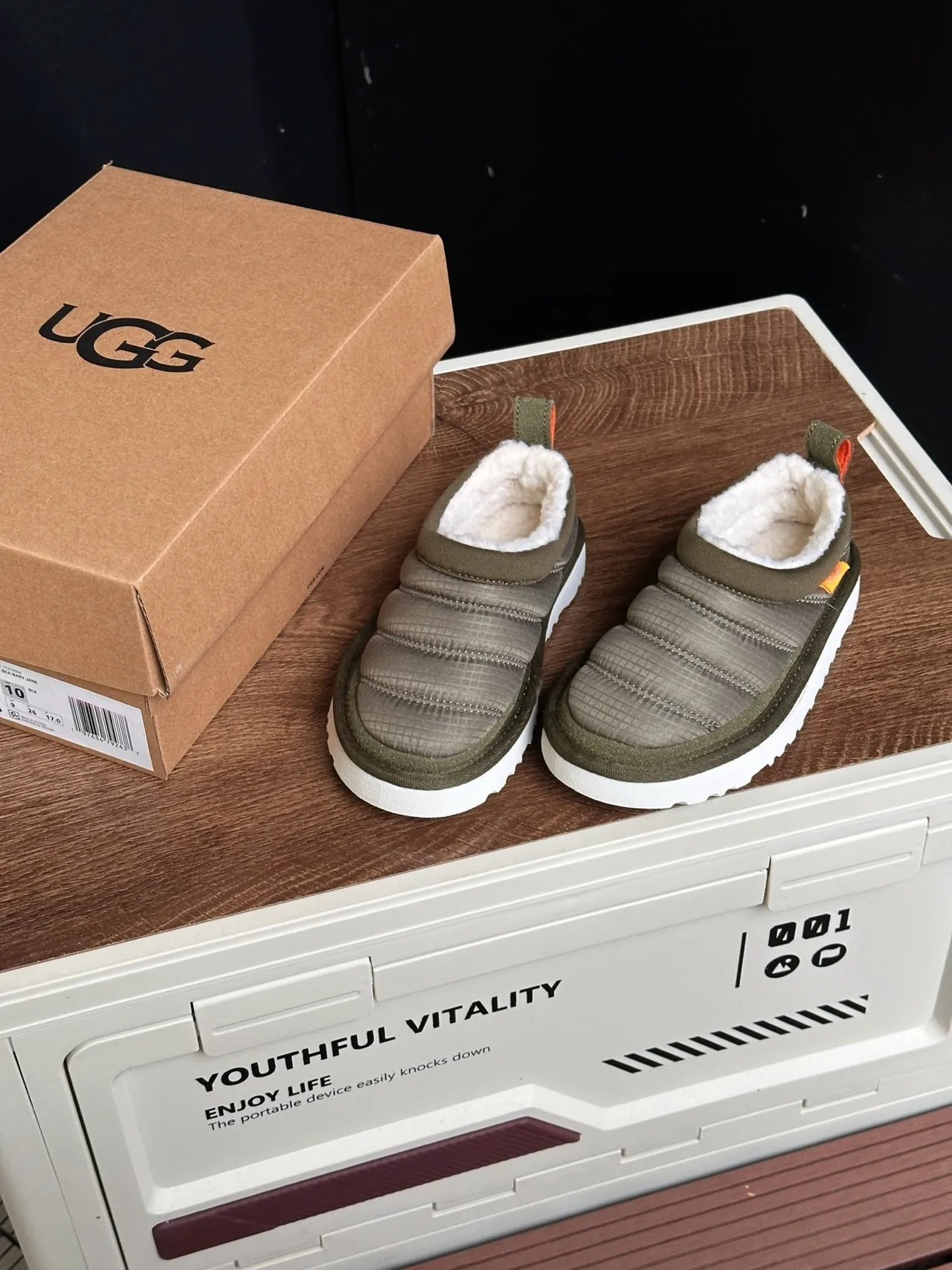 UGG Tasman Verde Ejército Blanco acolchado puffer superior forro de cordero cuello zapatos casuales 8