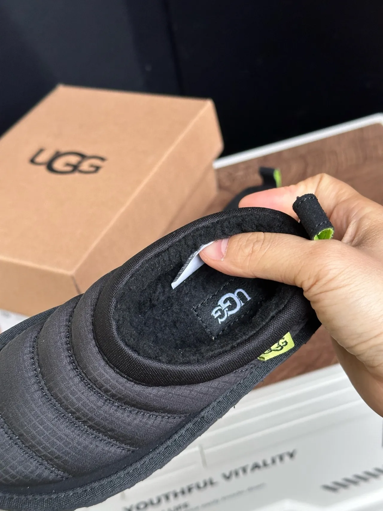 UGG Tasman Verde Ejército Blanco acolchado puffer superior forro de cordero cuello zapatos casuales 16