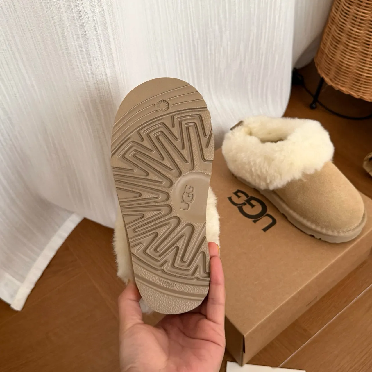 UGG Tasman marron beige Shearling-Trimmed daim empiècement chaussures casual 6