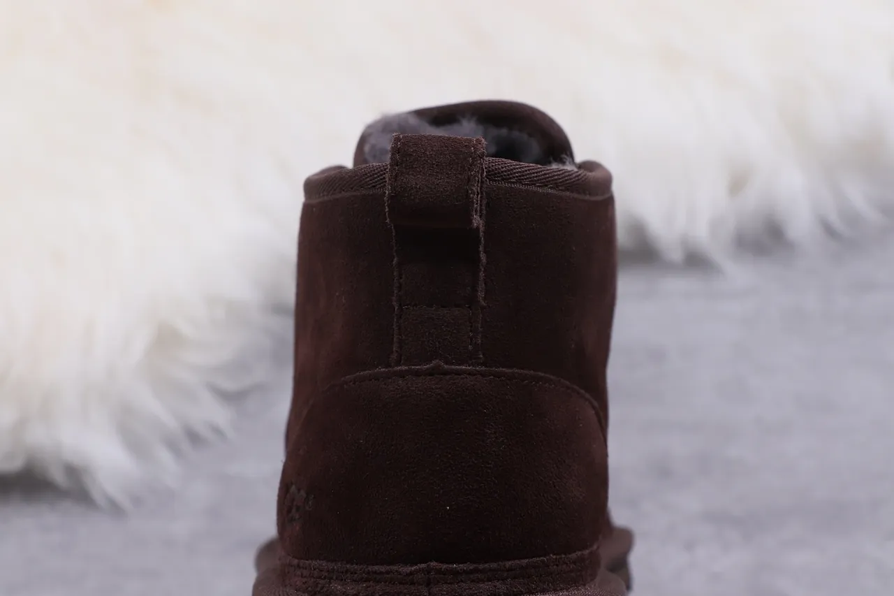 UGG Tasman حذاء كاحل بني من السويد مع تبطين من الشيرلينج 8