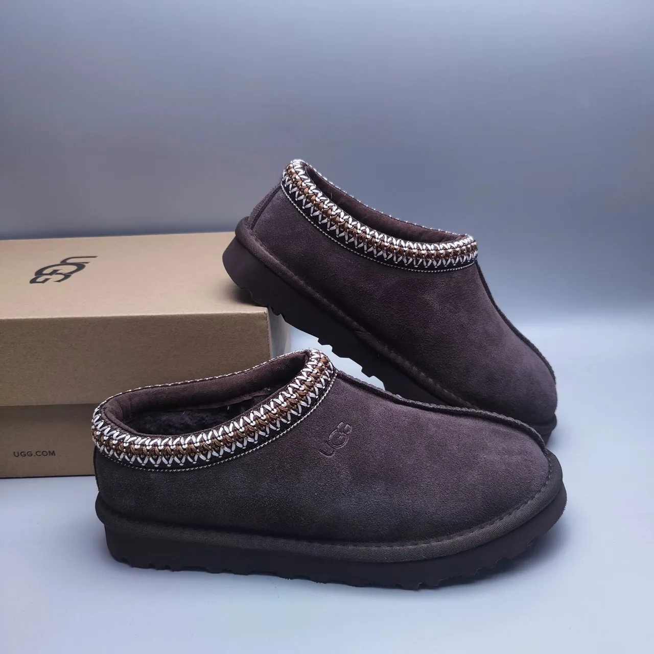 UGG Tasman 棕白 麂皮鞋面 编织边 领 休闲鞋 4