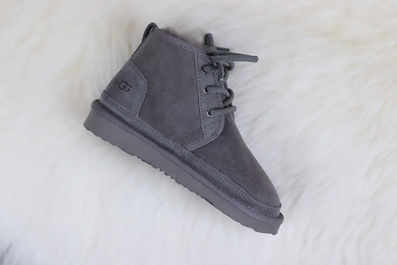 UGG Tasman চারকোল গ্রে সুয়েড শিয়ারলিং-লাইন্ড স্নো বুট 2