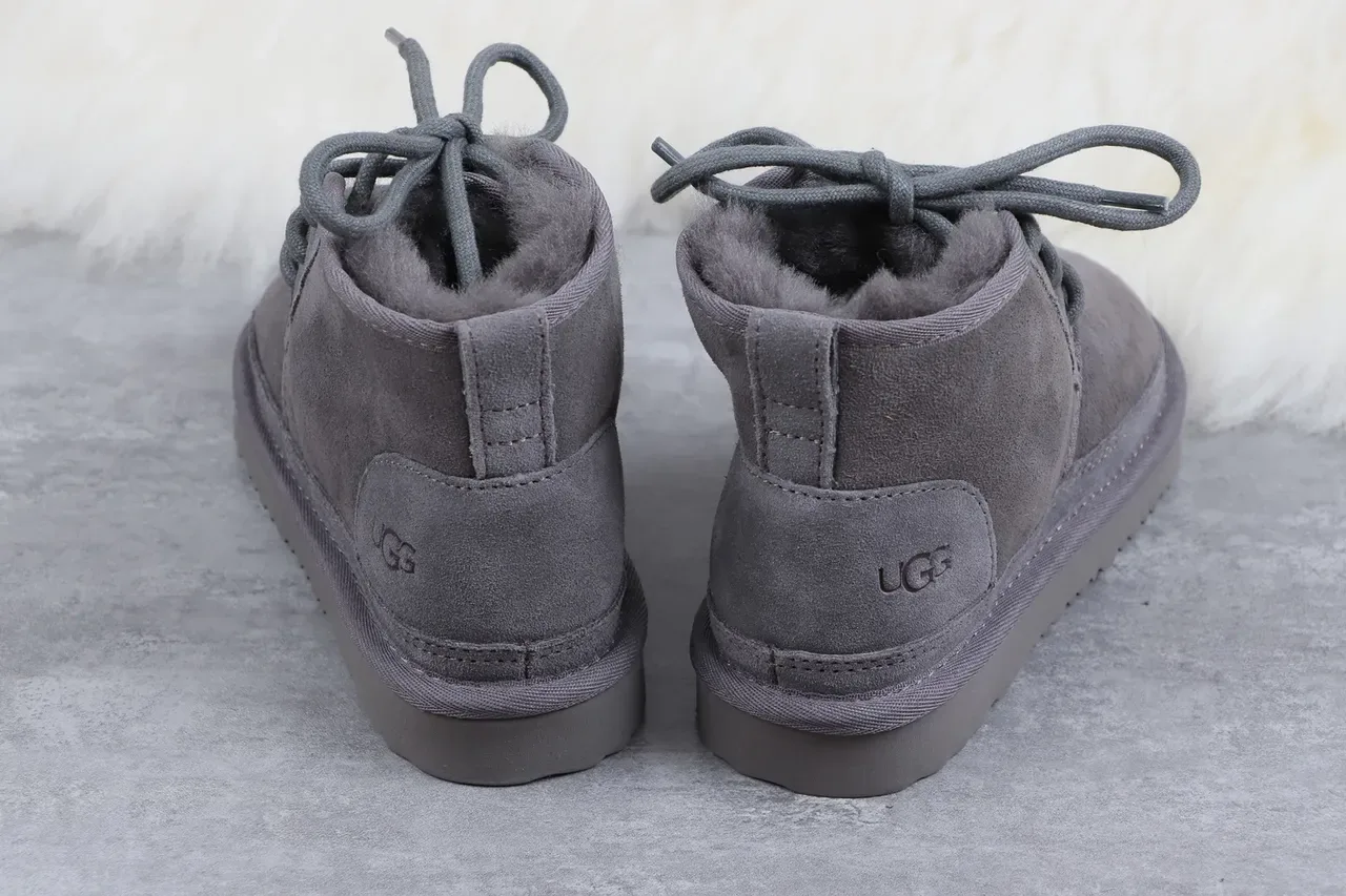 UGG Tasman চারকোল গ্রে সুয়েড শিয়ারলিং-লাইন্ড স্নো বুট 8