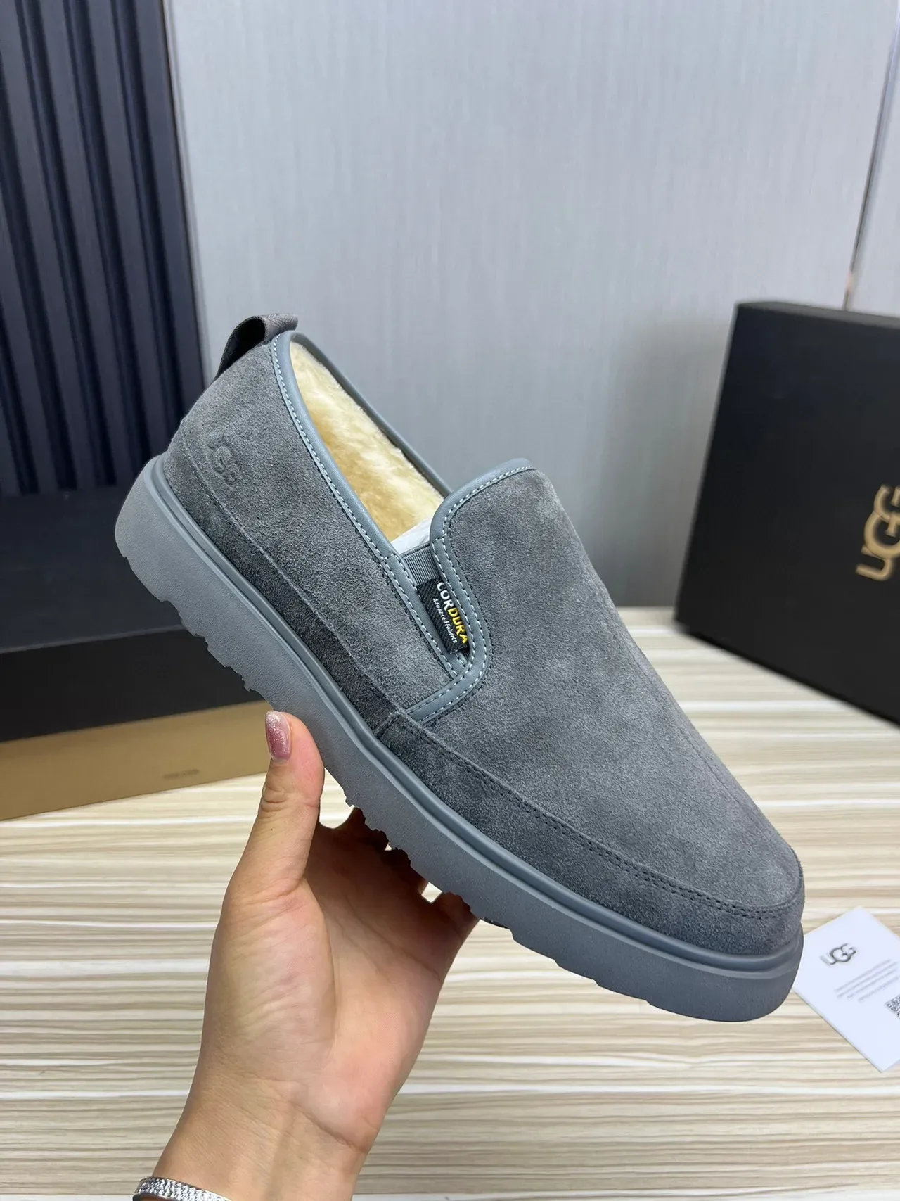 UGG Tasman 灰色 麂皮 羊毛内里 套脚 乐福鞋 6
