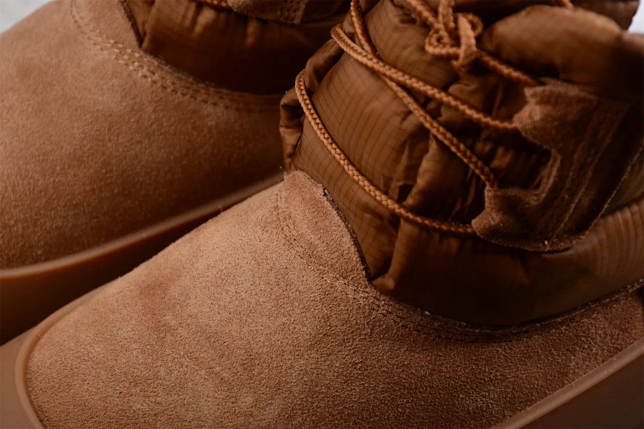UGG Tasman Tan क्विल्टेड कॉलर स्नो बूट 6