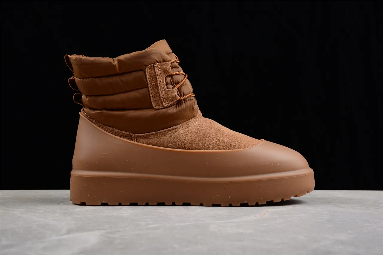 UGG Tasman Tan क्विल्टेड कॉलर स्नो बूट 10